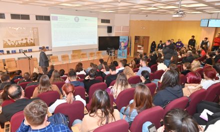 Proiectul „Dezvoltarea competențelor pentru profesiile viitorului prin digitalizare la UVABc”, implementat de Universitatea „Vasile Alecsandri” din Bacău