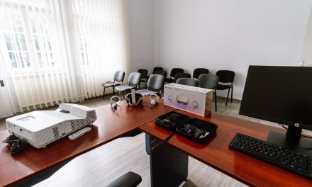Platformă de realitate virtuală pentru 5.000 de elevi, studenţi şi profesori, la Târgu Mureş