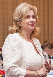 Deputatul Camelia Gavrilă propune creşterea numărului de consilieri şcolari şi psihopedagogi