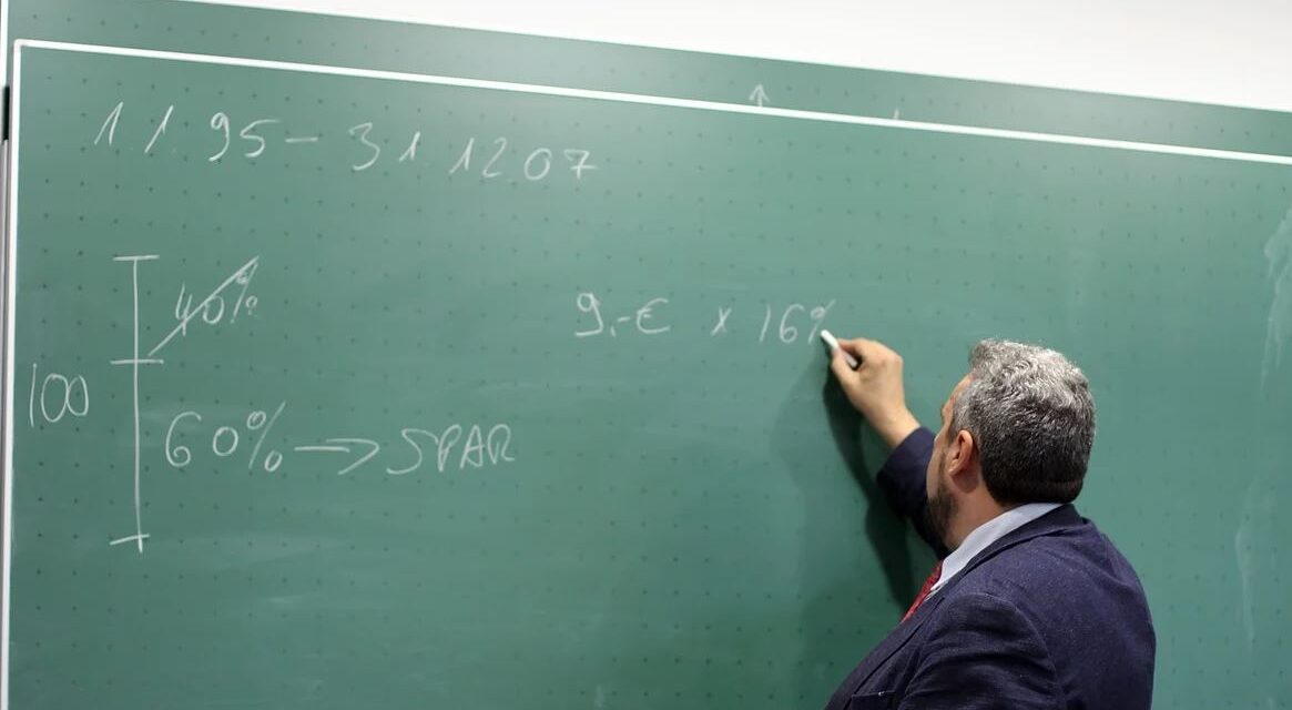 Amenzi pentru personalul din unităţile de învăţământ care pretinde bani elevilor